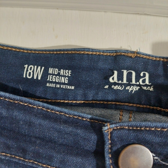 Lot Of 2 Plus Size 18W Jeans Mid Rise Jegging & Straight Leg A New Day St John - Picture 4 of 10